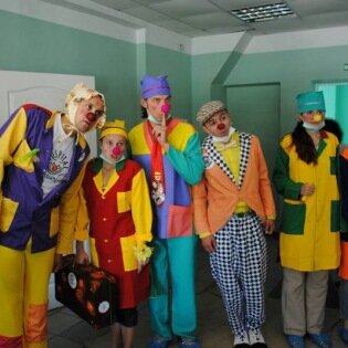 Больничные клоуны посетили детское онкоотделение в г.Од ...