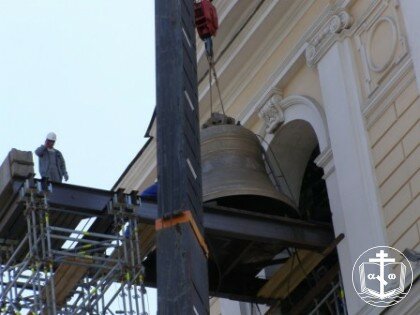 Состоялось поднятие главного колокола Одессы
