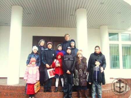 Учащиеся воскресной школы при храме св. мц. Татианы посетили Генеральное консульство Российской Федерации