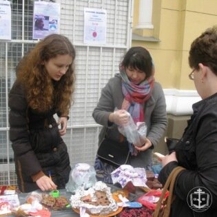 Одесская православная молодежь помогает бездомным