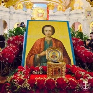 В Одессу доставлены мощи святого великомученика Пантелеимона со Святой Горы Афон